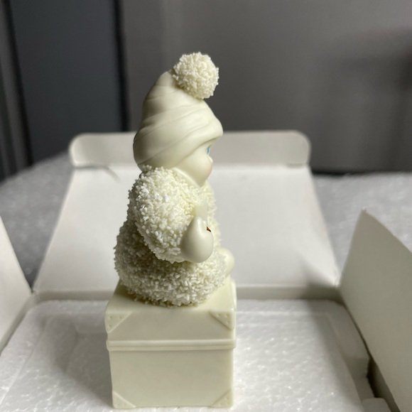 Department 56 Snowbabies November "A Smile To Treasure" Figurine - Picture 7 of 7